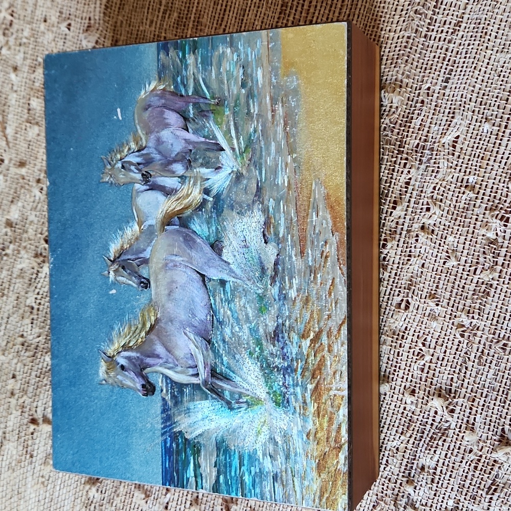 70's VINTAGE CEDAR DECOR/KEEPSAKE/JEWELRY BOX, HINGED